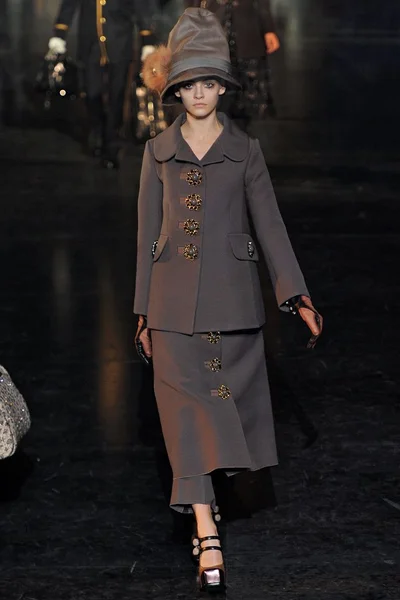 Look 7
